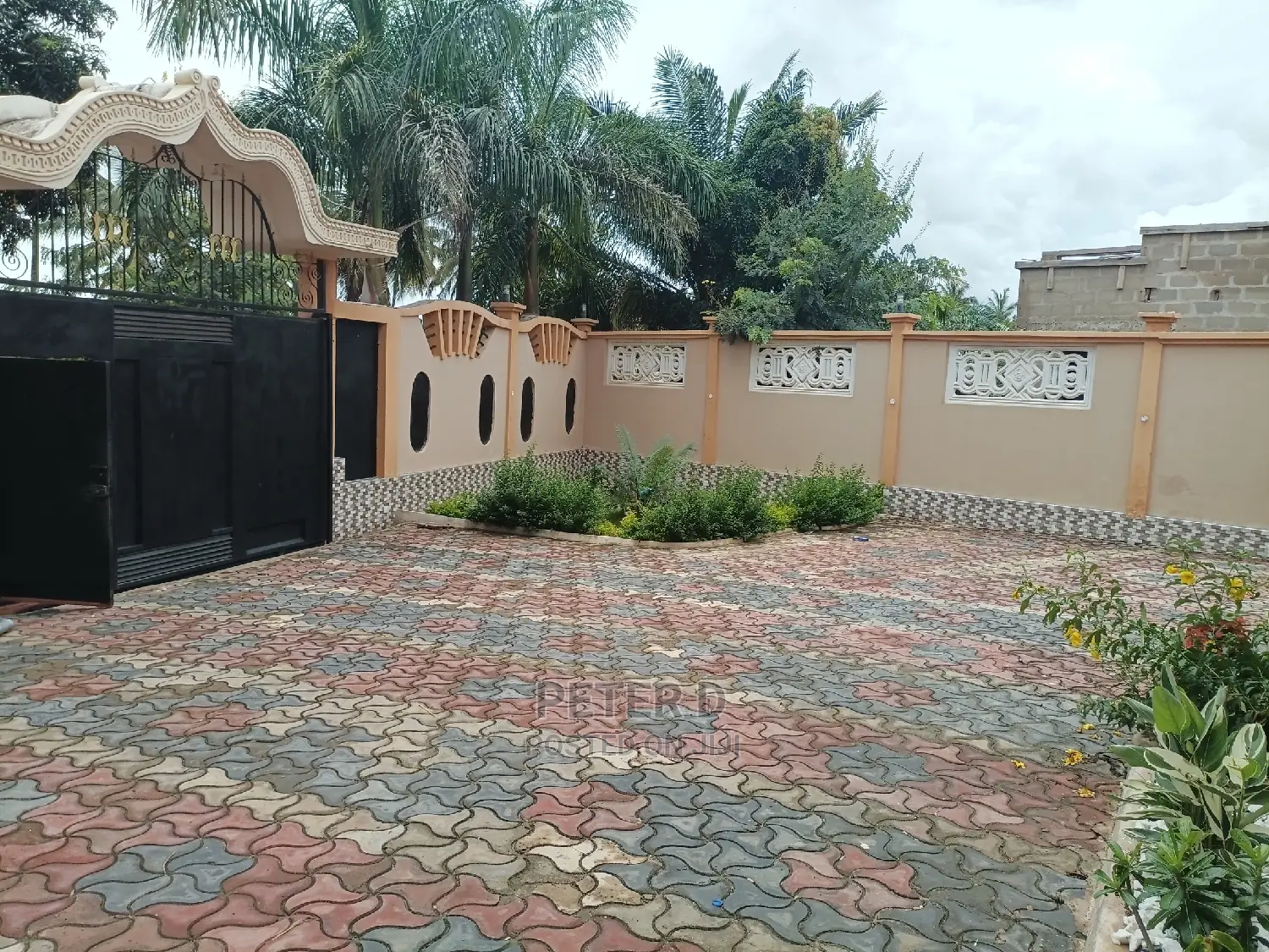 3bdrm House in Mbezi for Sale in Mbezi
