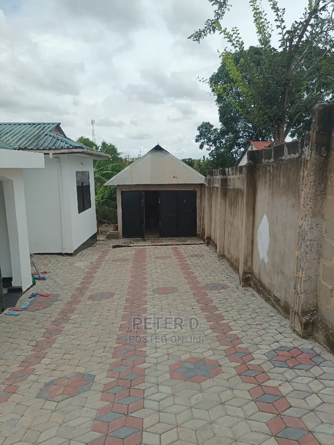 3bdrm House in Mbezi for Sale in Mbezi