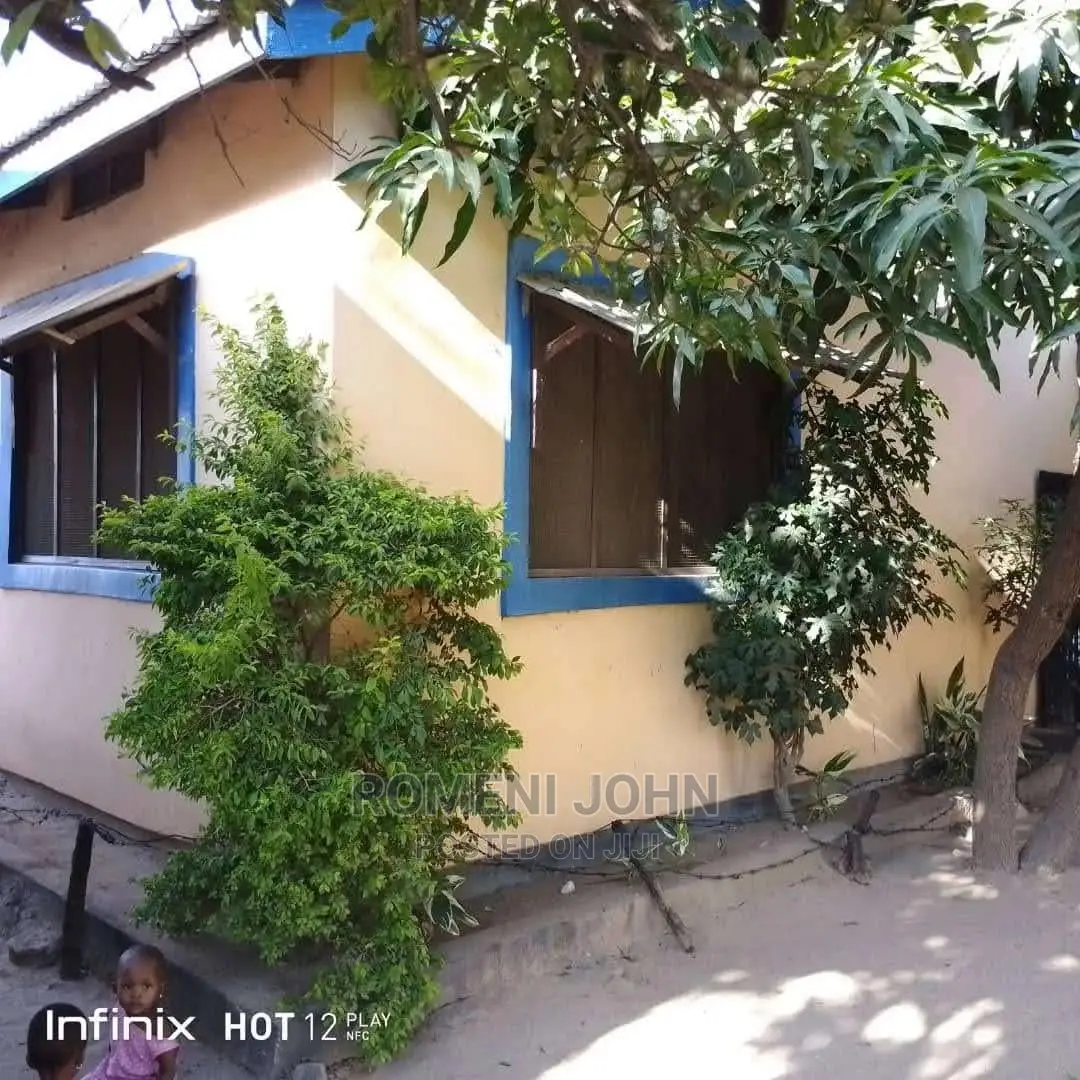 Furnished 6bdrm Townhouse/Terrace in Tanzania Dsm Ukonga for Sale in Ukonga