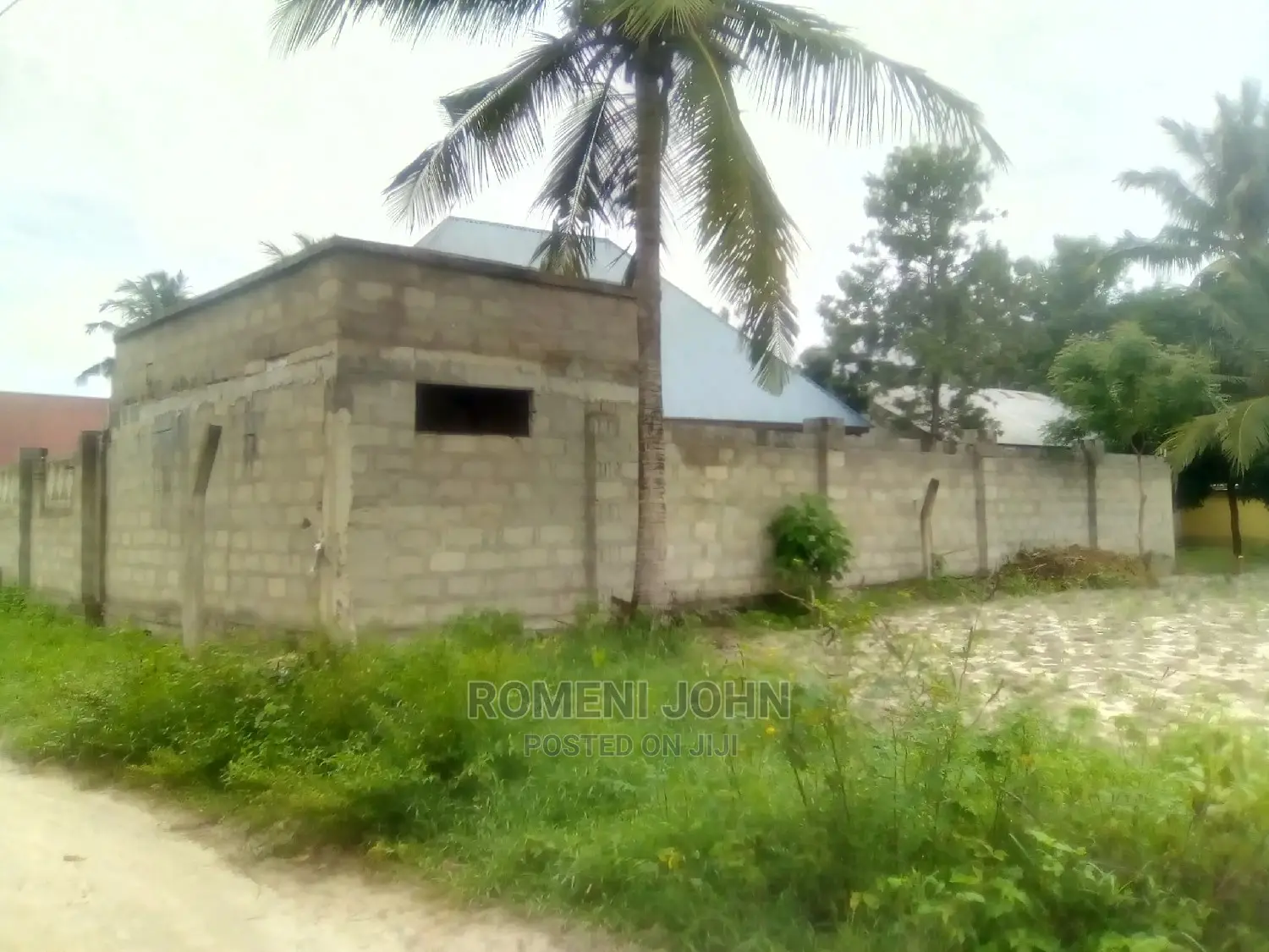 Gesti Yenye Vyumba Saba Swiming Pool Na Bar Inauzwa Miln 65. in Ukonga