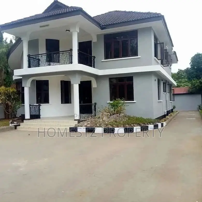 House In Tegeta Zoo For Sale in Kinondoni