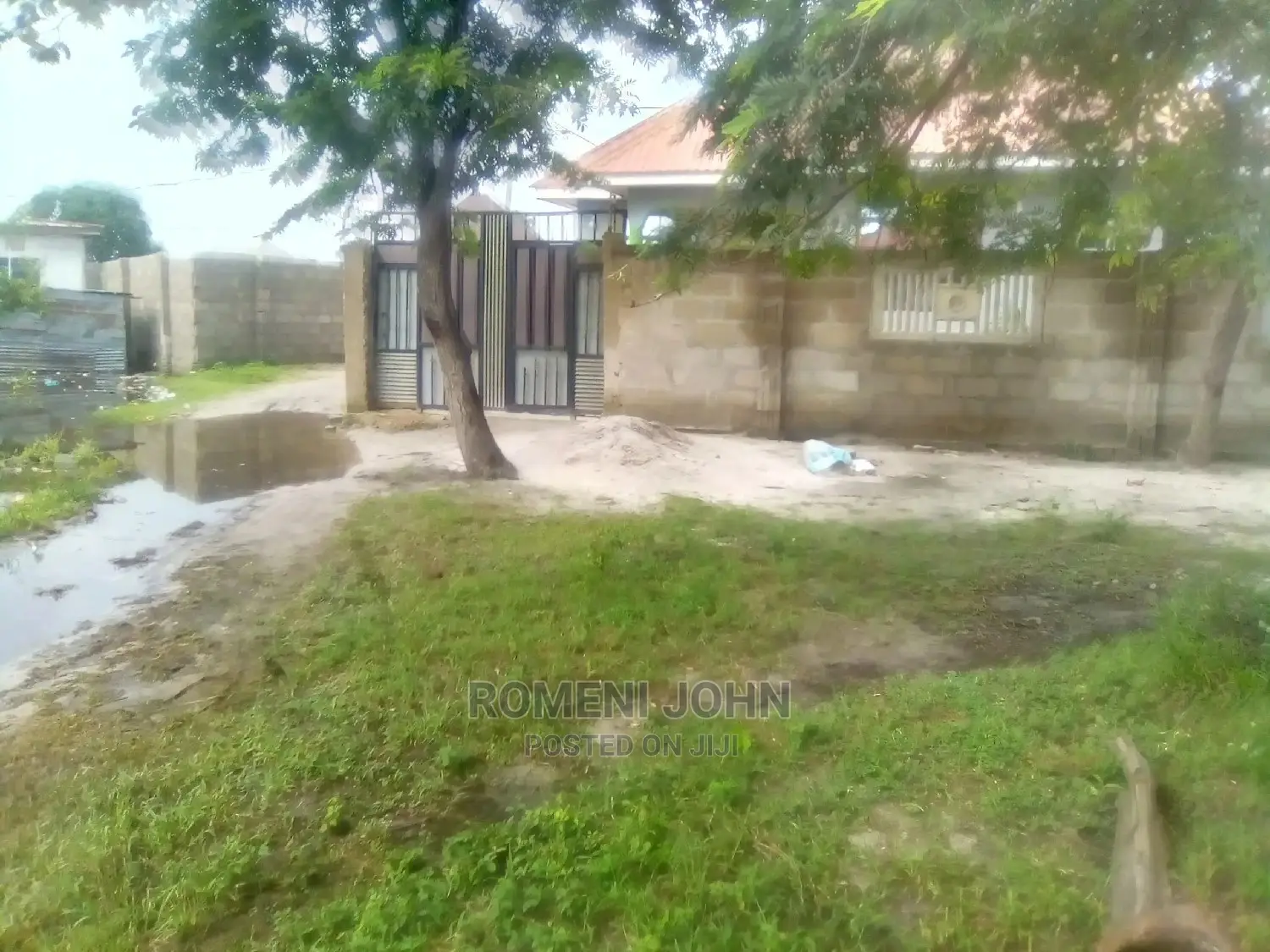 Eneo La Makazi Na Biashara Linauzwa Milioni 28.5 in Ukonga