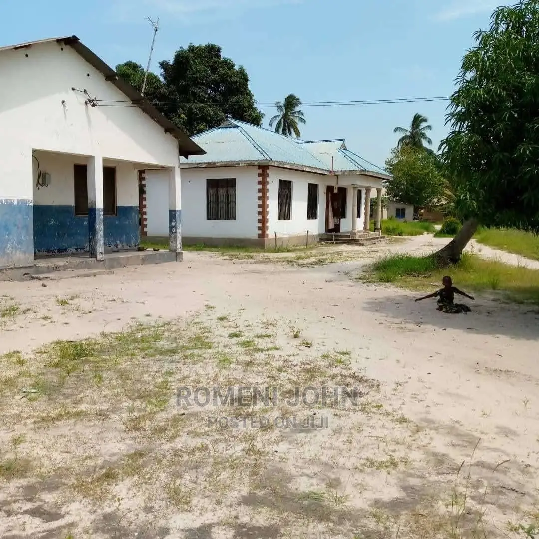 Eneo La Kibiashara Linauzwa Milioni 350 Kibaha Visiga. in Ukonga