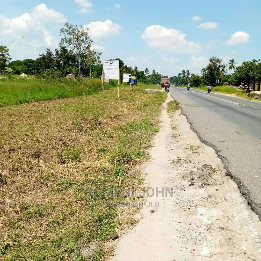 Eneo La Kibiashara Heka 4 Linauzwa Mil 450kibaha Pwani. in Ukonga