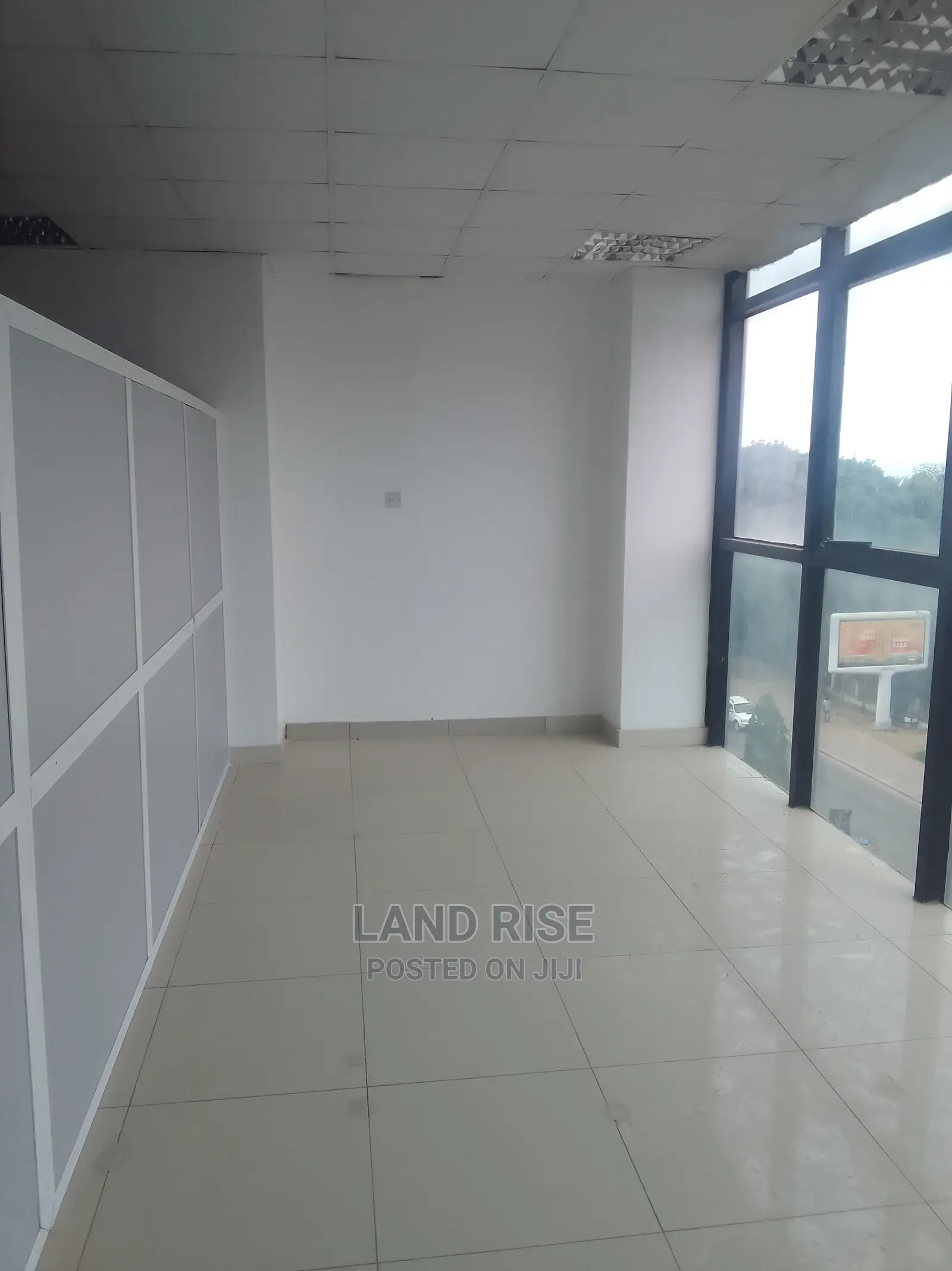 83 SQM Office in Posta in Kariakoo