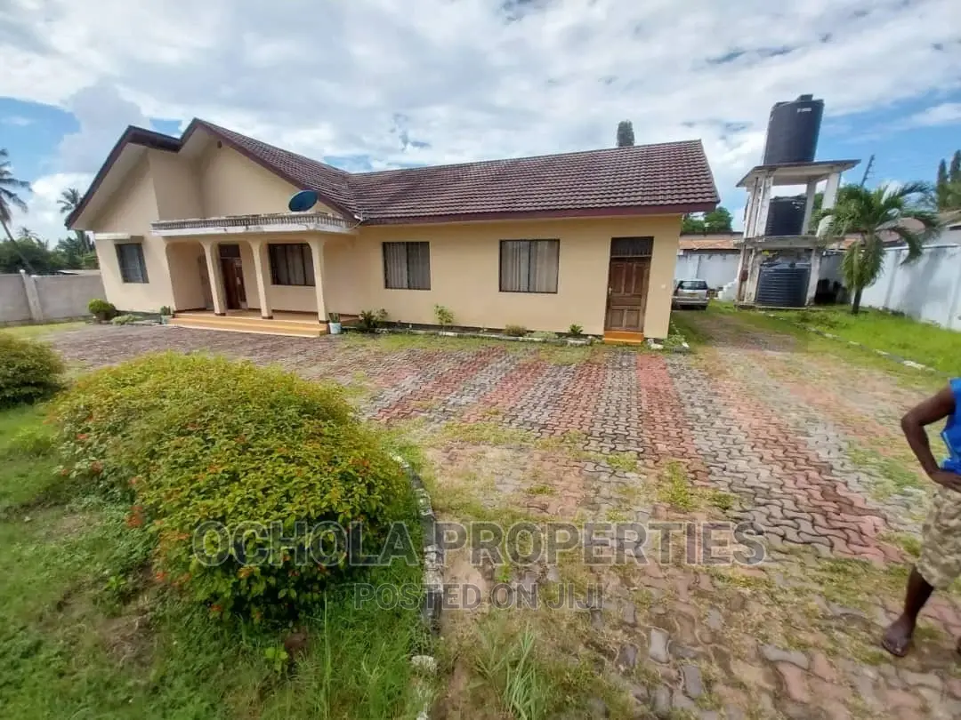 5bdrm House in Ukonga for Sale in Ukonga