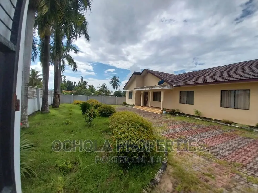 5bdrm House in Ukonga for Sale in Ukonga