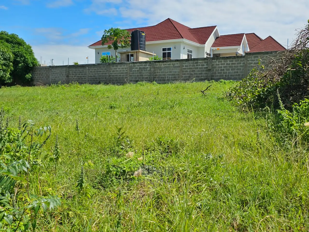 Kiwanja Kinauzwa Goba in Ilala
