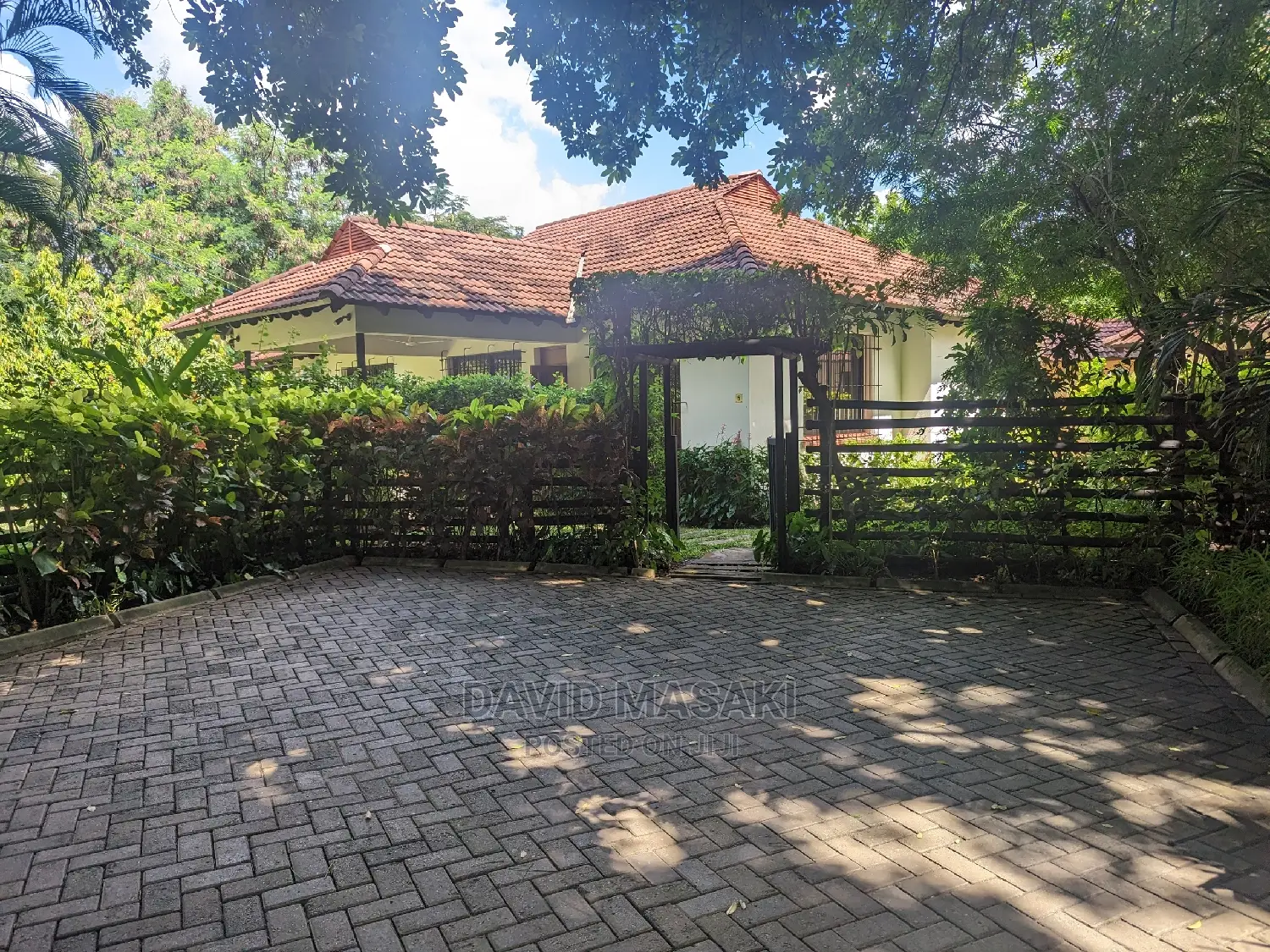 Furnished 4bdrm Bungalow in Oysterbay Central, Msasani for Rent in Msasani