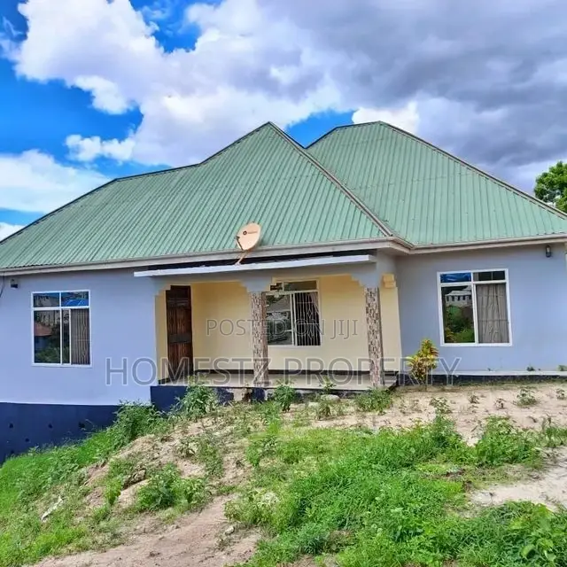 4bdrm House in Kinyerez Kifuru, Kinondoni for Sale in Kinondoni