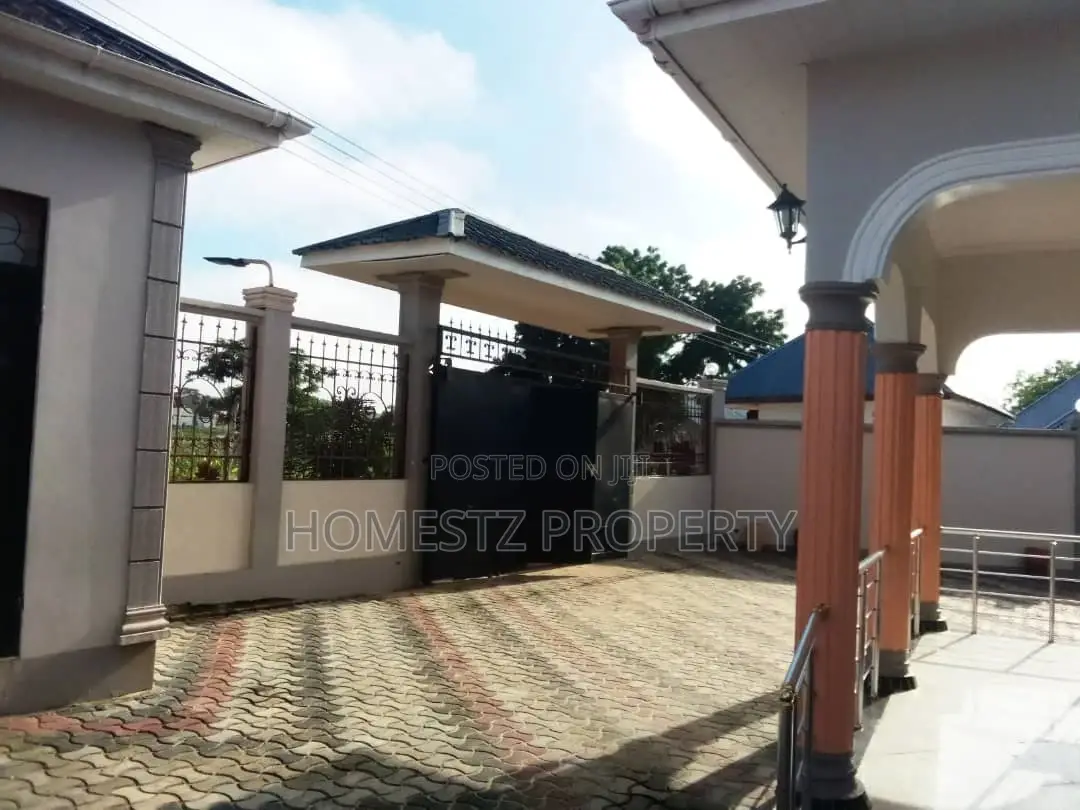 3bdrm House in Mbezi Msakuzi, Kinondoni for sale in Kinondoni
