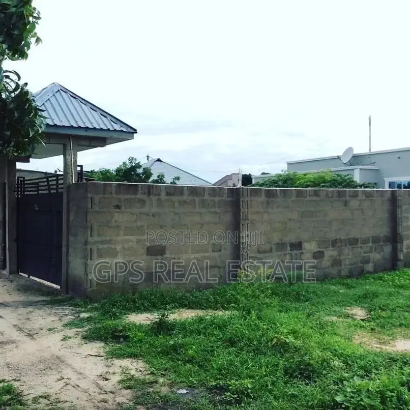 3bdrm House in Mbweni Kiembeni, Kinondoni for sale in Kinondoni