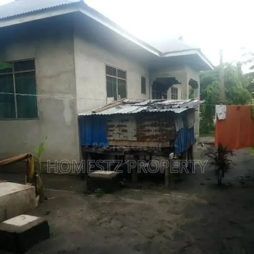 3bdrm House in Kibamba Kwa Komba, Kinondoni for sale in Kinondoni