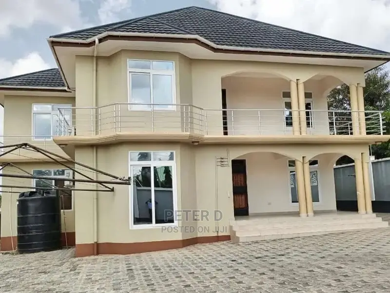 5bdrm House in Bunju for sale in Bunju