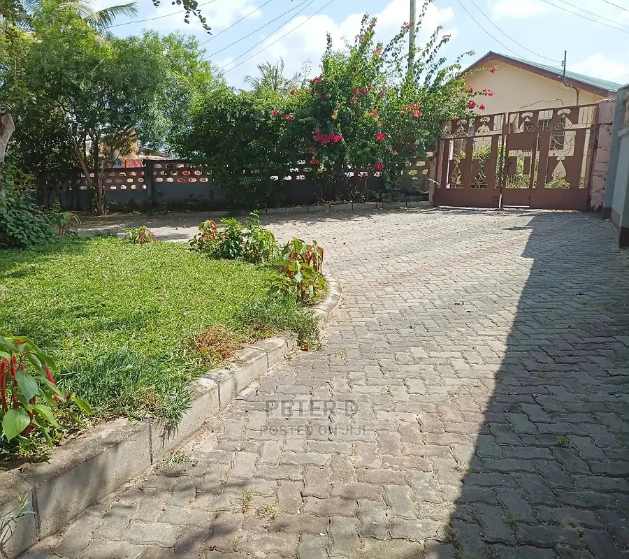 Nyumba Ya Ofisi in Kimara
