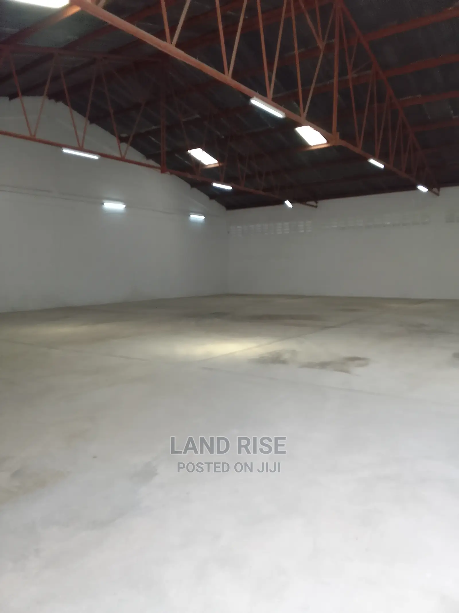 432 SQM Warehouse in Tabata