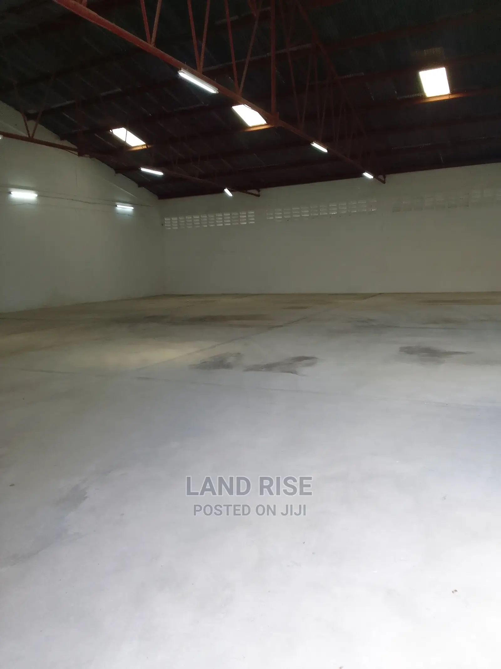 432 SQM Warehouse in Tabata