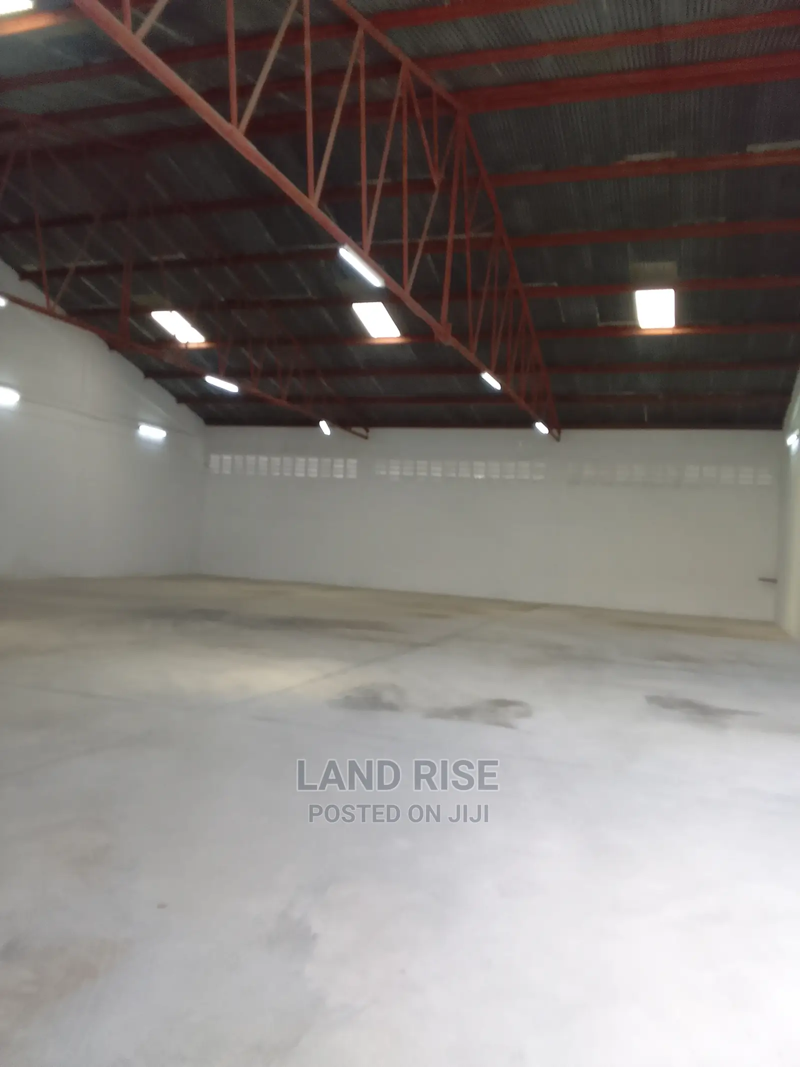 432 SQM Warehouse in Tabata