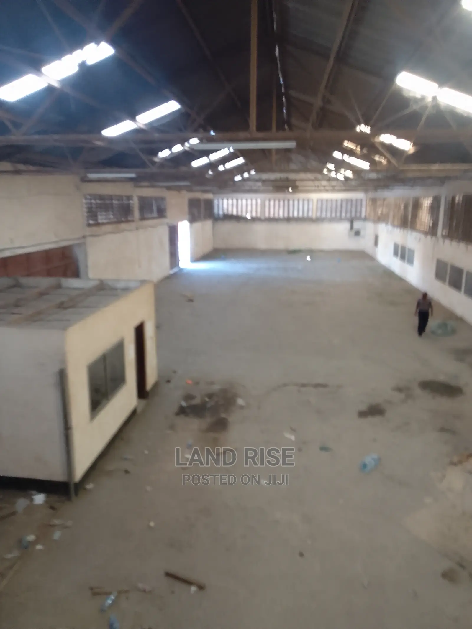 2000 SQM Warehouse in Nyerere Road in Kipawa