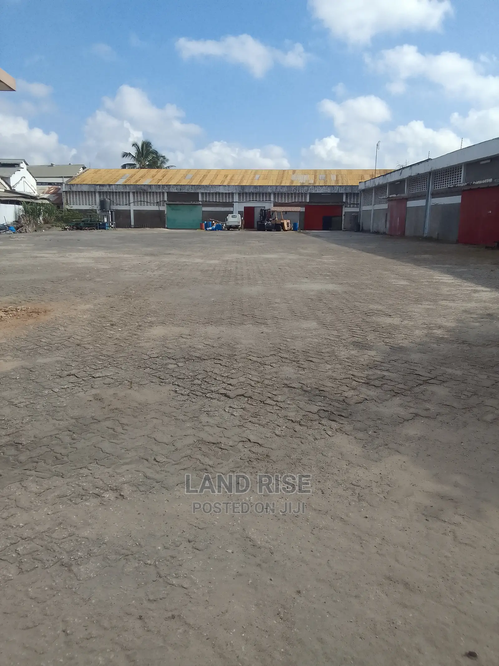 2000 SQM Warehouse in Nyerere Road in Kipawa