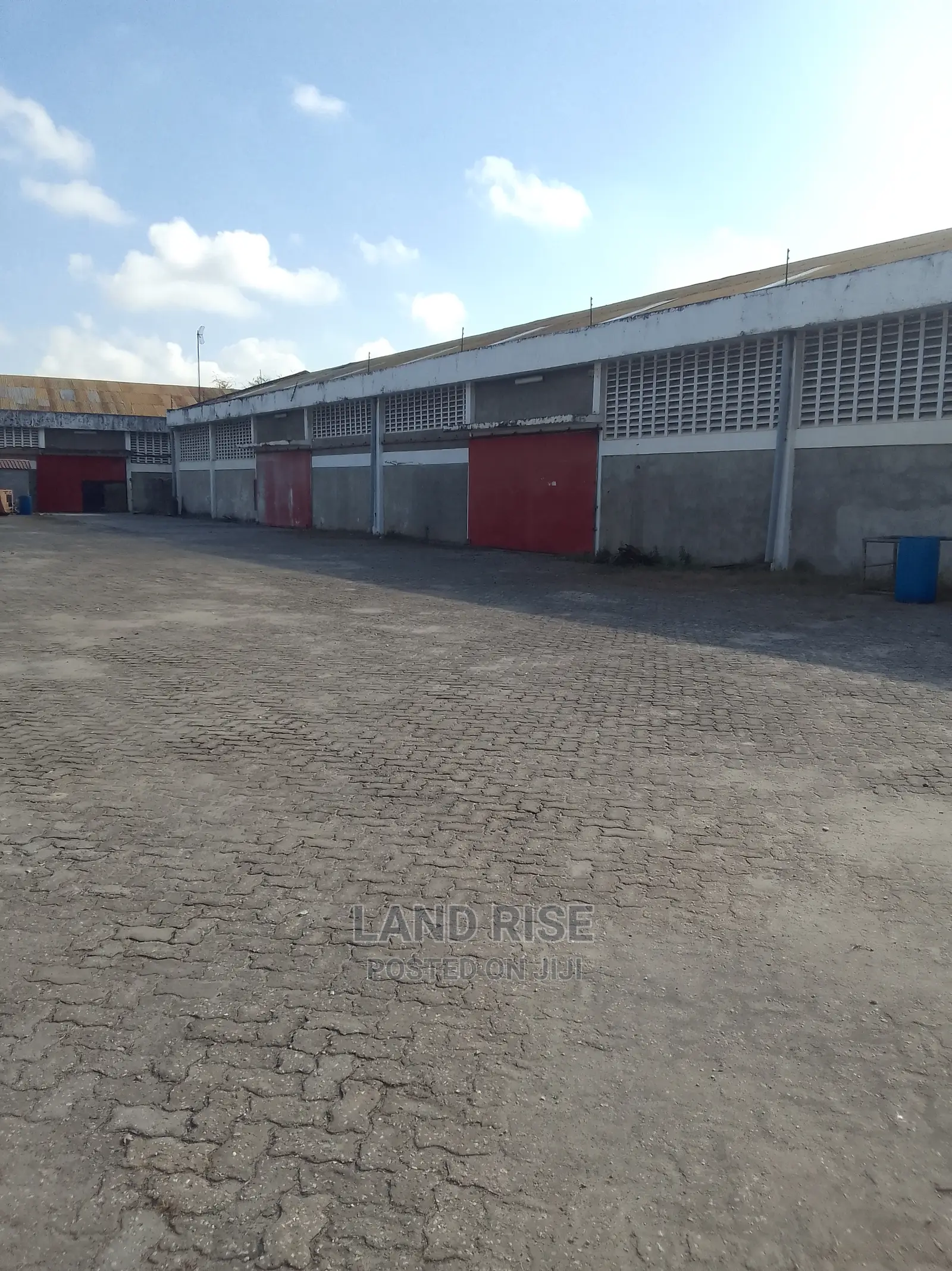 2000 SQM Warehouse in Nyerere Road in Kipawa