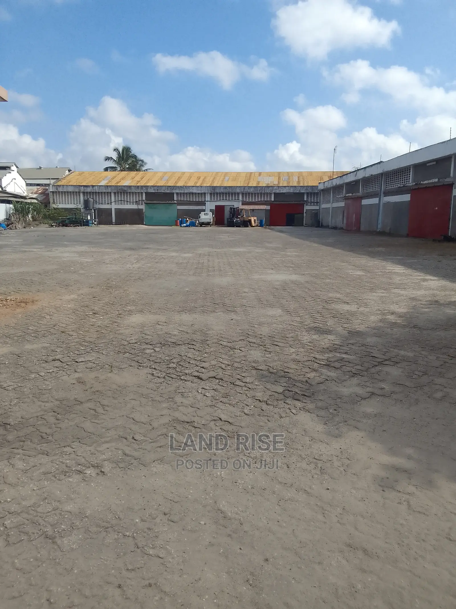 2000 SQM Warehouse in Nyerere Road in Kipawa