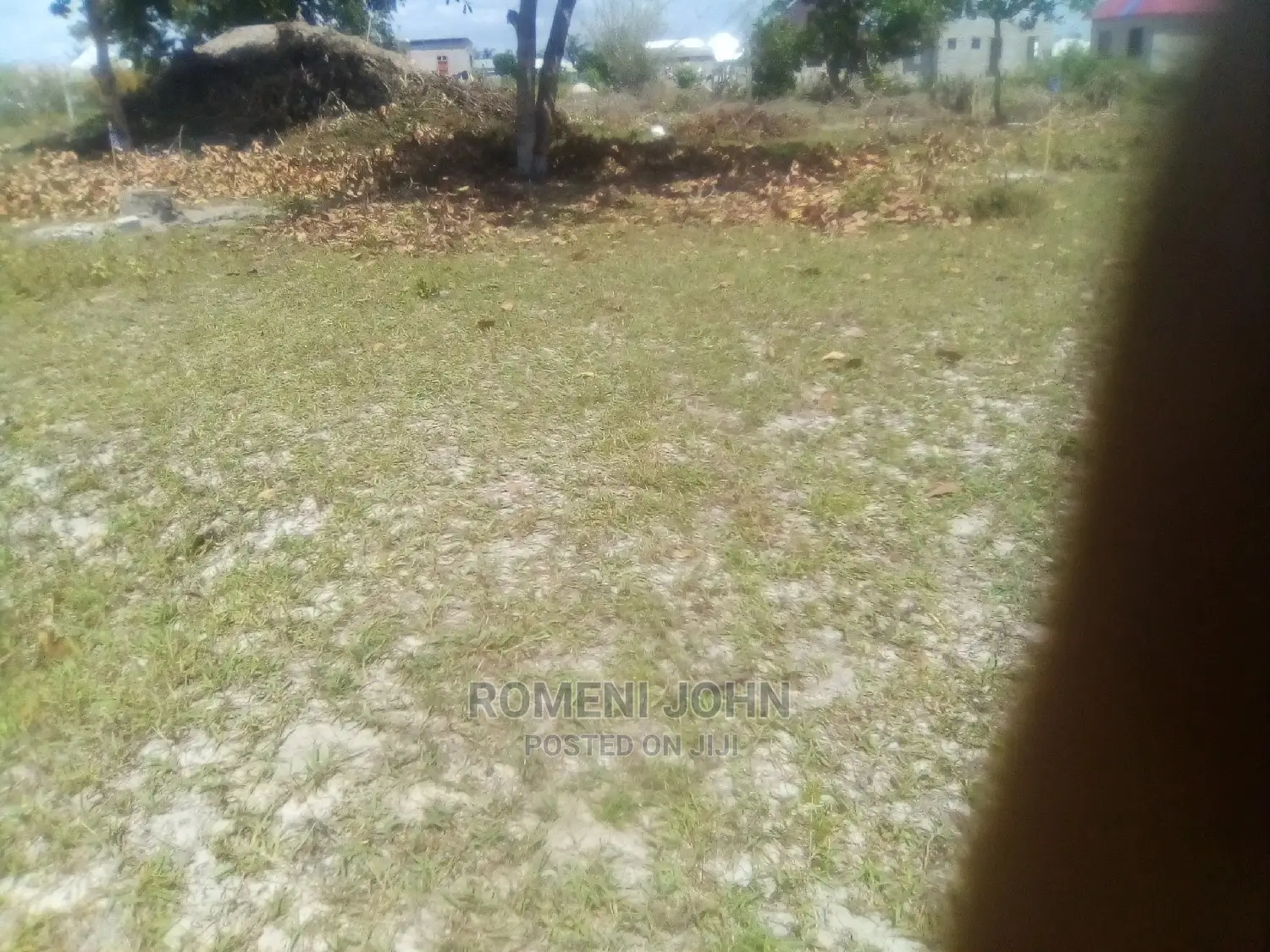 Eneo La Makazi Na Biashara Linauzwa Ml 2.2 Ukonga Bombambili in Ukonga