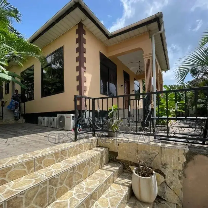 3bdrm House in Tegeta Wazo Bwawani, Kinondoni for sale in Kinondoni