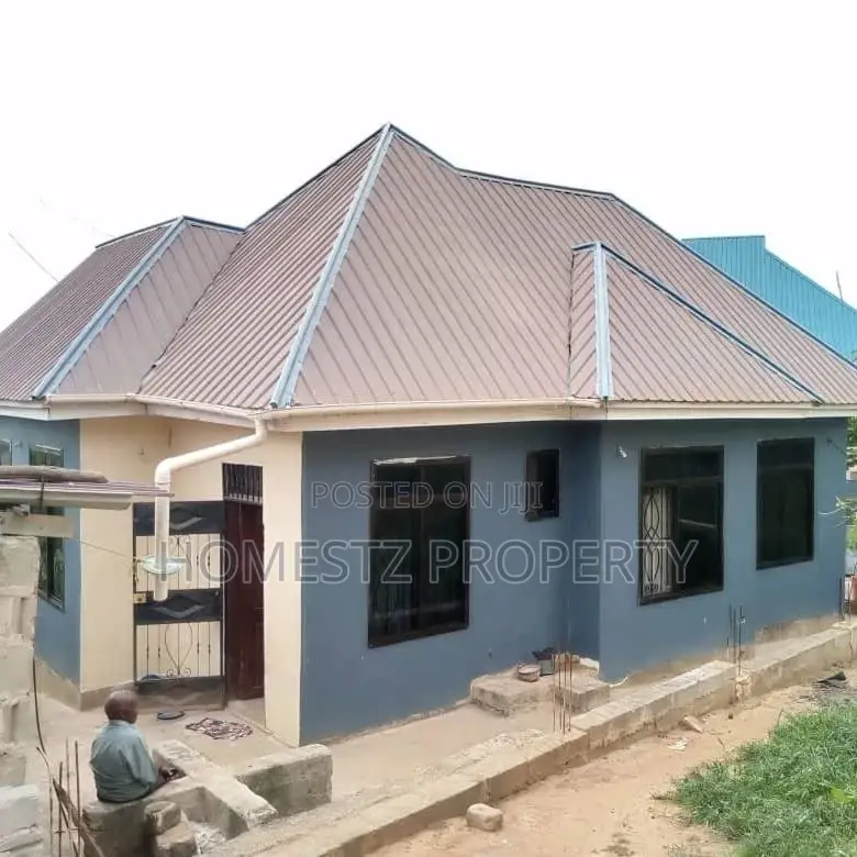 3bdrm House in Mbezi Makabe, Kinondoni for sale in Kinondoni