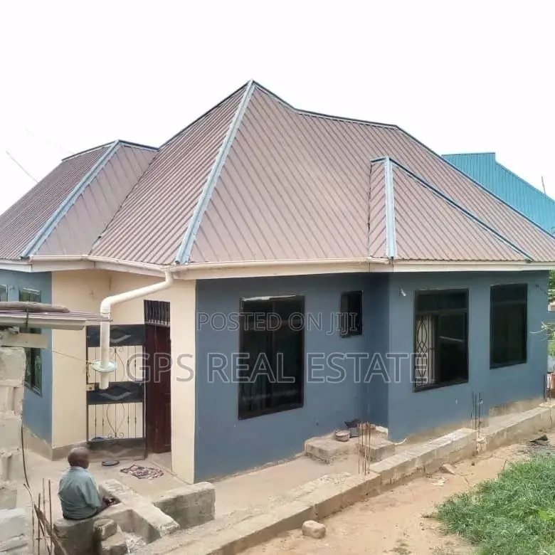 3bdrm House in Mbezi Makabe, Kinondoni for sale in Kinondoni