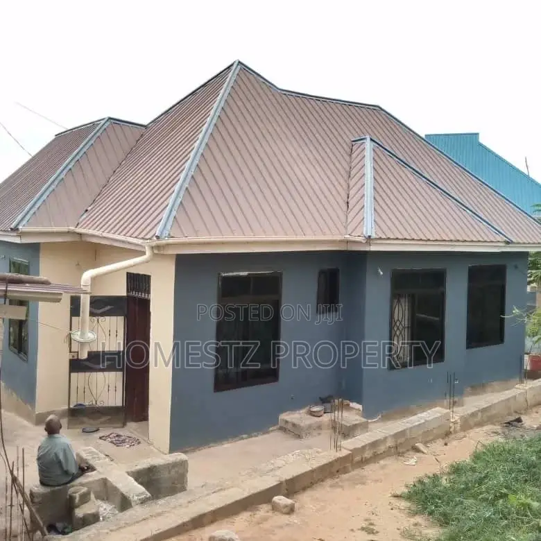 3bdrm House in Mbezi Makabe, Kinondoni for sale in Kinondoni