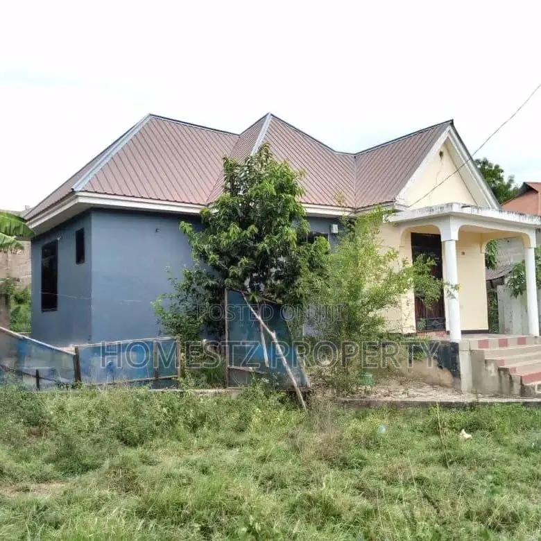 3bdrm House in Mbezi Makabe, Kinondoni for sale in Kinondoni
