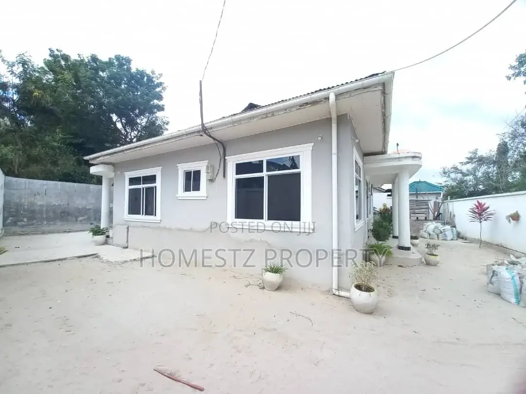 3bdrm House in Mbezi Kwa Msuguri, Kinondoni for sale in Kinondoni
