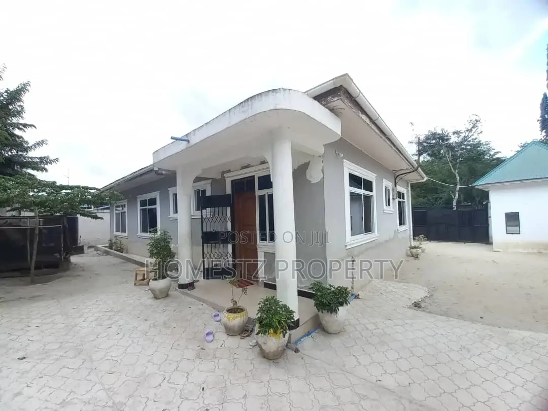 3bdrm House in Mbezi Kwa Msuguri, Kinondoni for sale in Kinondoni