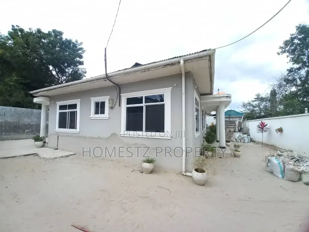 3bdrm House in Mbezi Kwa Msuguri, Kinondoni for sale in Kinondoni