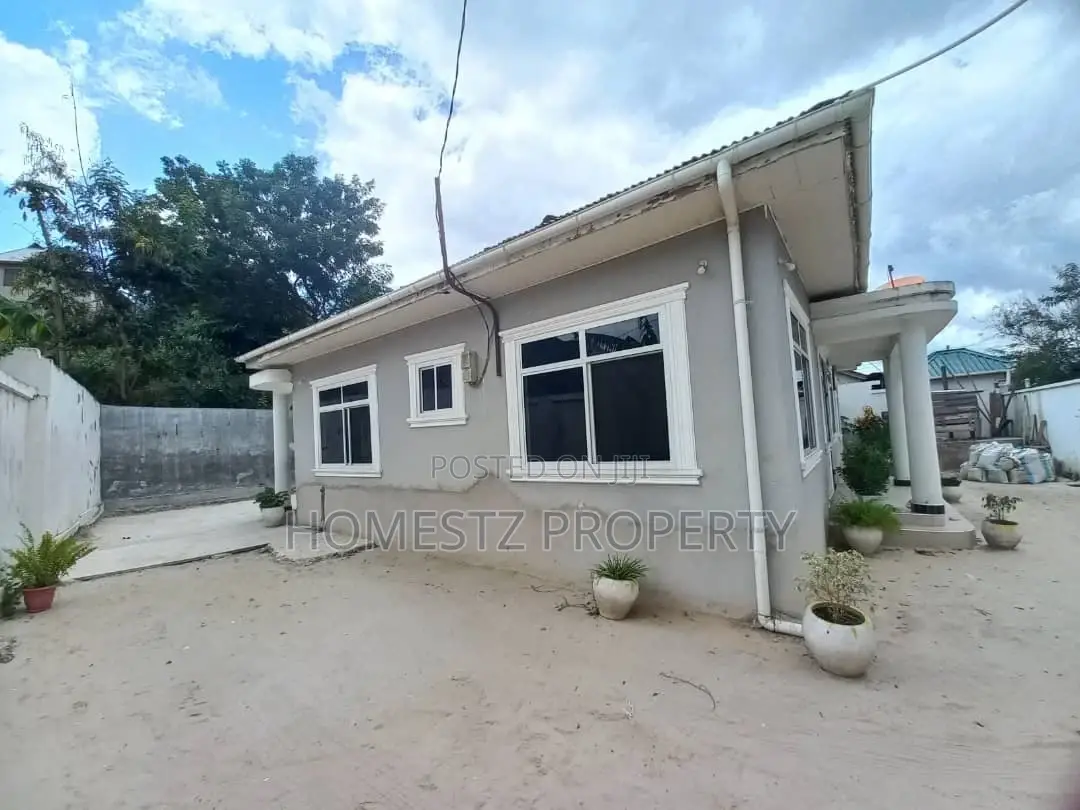 3bdrm House in Mbezi Kwa Msuguri, Kinondoni for sale in Kinondoni