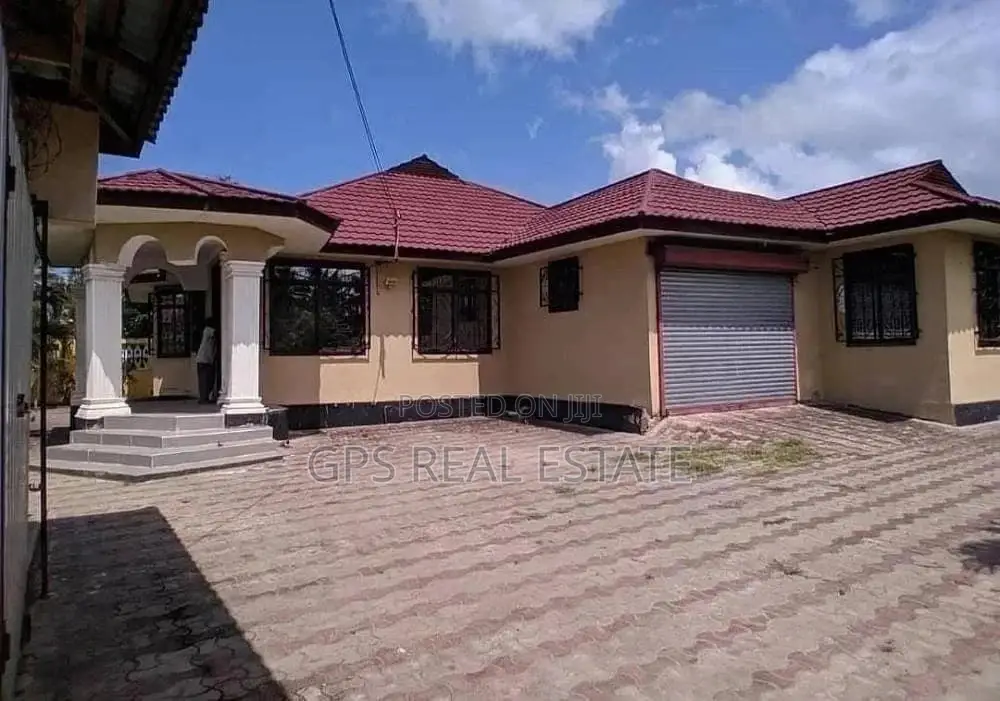 House For Sale Near Mikadi Beach in Temeke