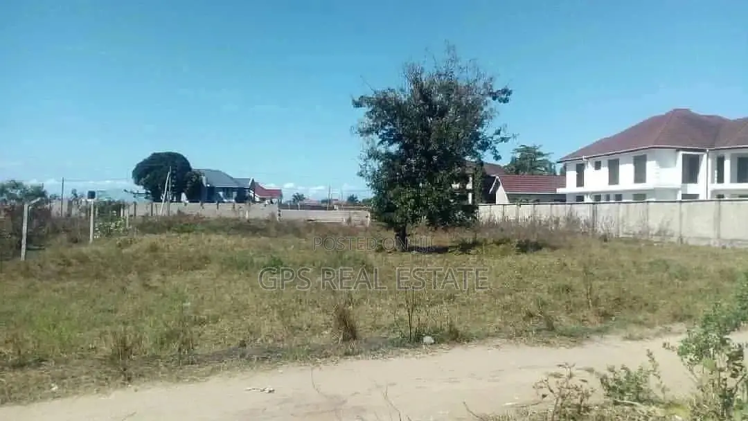 Big Plot For Sale in Kinondoni