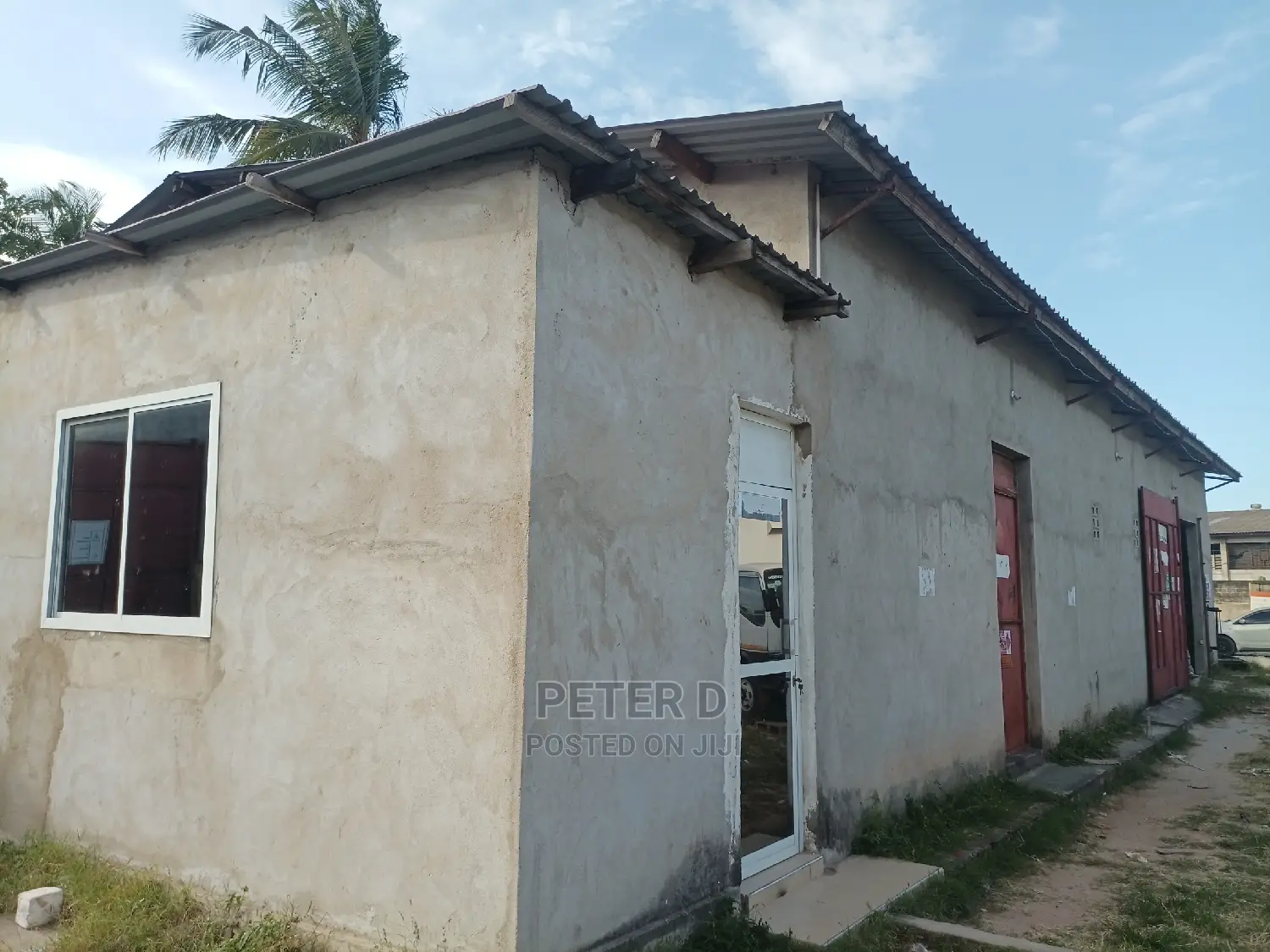 Godown Na Ofisi Yake in Mikocheni