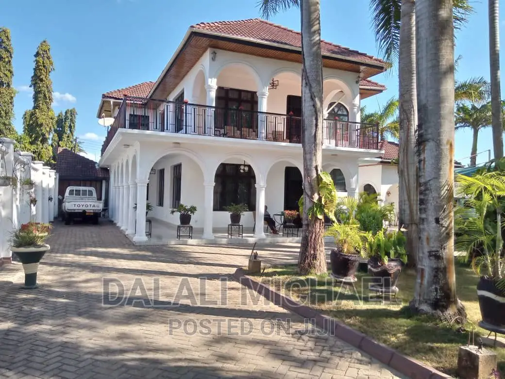 5bdrm House in Mbezibeach for sale in Mbezi