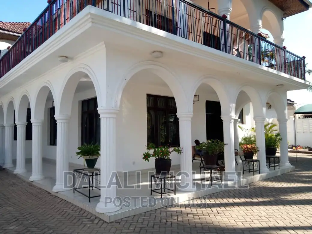 5bdrm House in Mbezibeach for sale in Mbezi