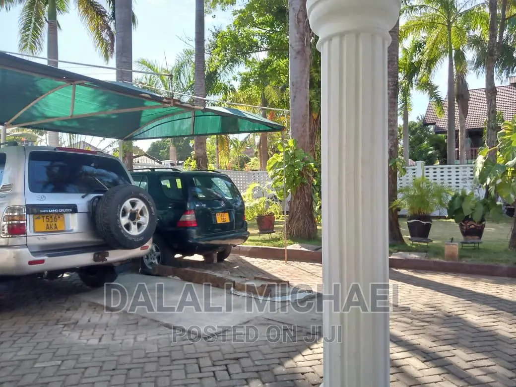 5bdrm House in Mbezibeach for sale in Mbezi
