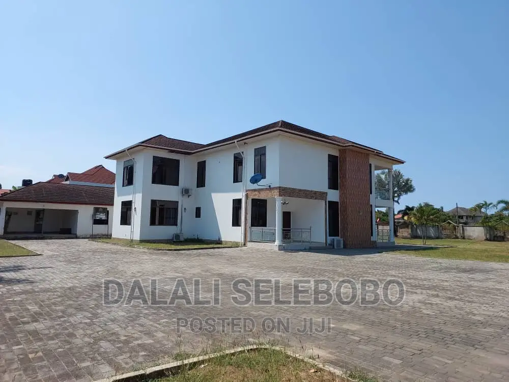 5bdrm Bungalow in Bahari Beach, Kinondoni for sale in Kinondoni