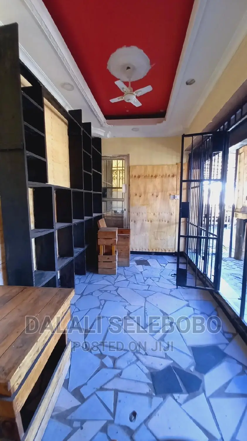 Frem Nzuri Kwa Grocery Na Mgahawa in Sinza