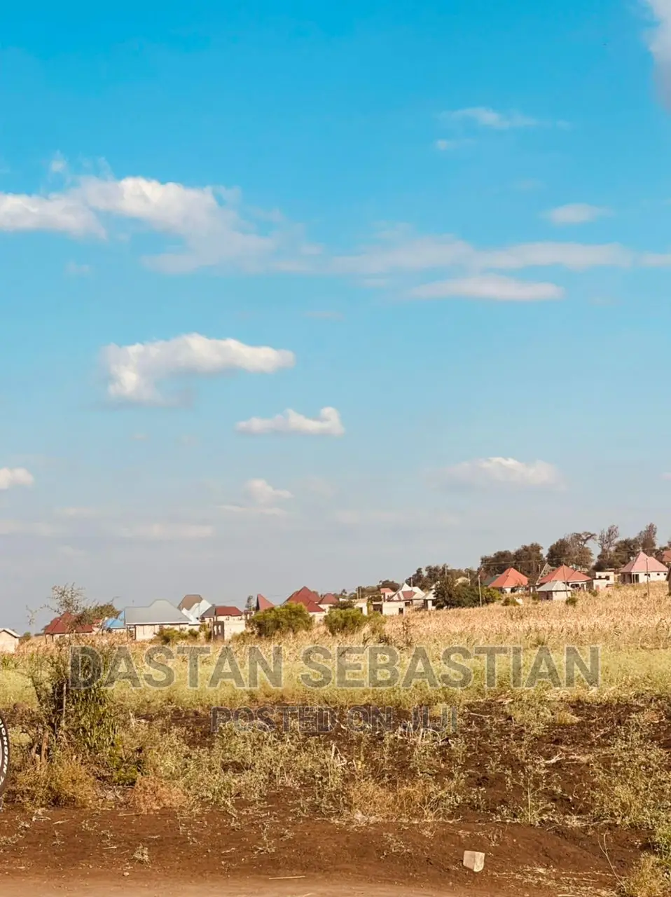 Viwanja Maji Ya Chai, Maroroni, Njia Ya Ng'ombe Na Kikatiti in Arusha