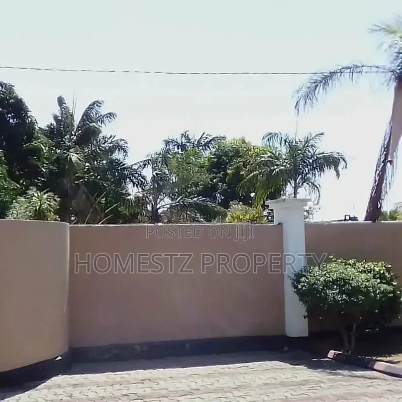 6bdrm House in Mbweni Ubungo, Kinondoni for sale in Kinondoni