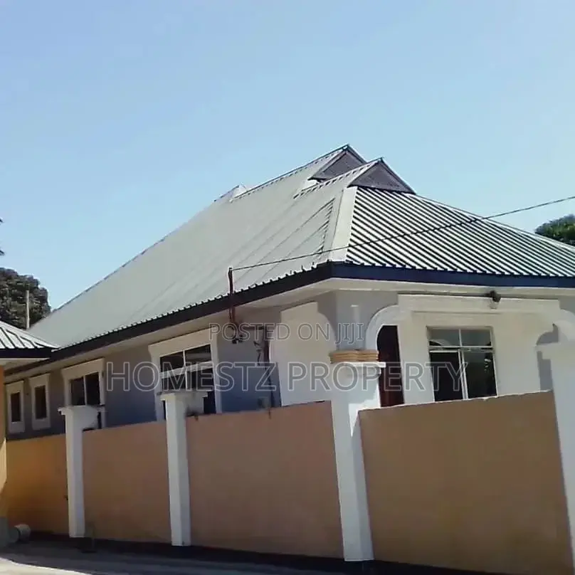 6bdrm House in Mbweni Ubungo, Kinondoni for sale in Kinondoni
