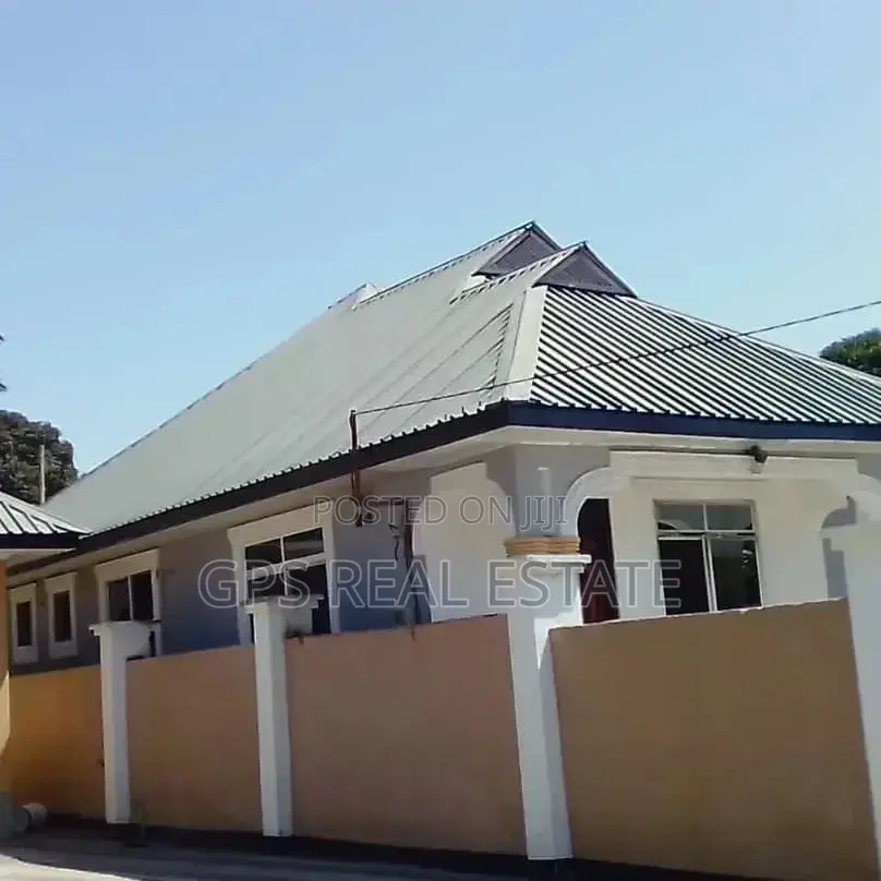 6bdrm House in Mbweni Ubungo, Kinondoni for sale in Kinondoni