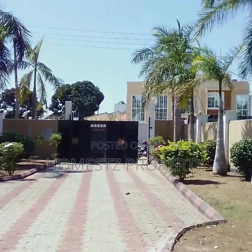 6bdrm House in Mbweni Ubungo, Kinondoni for sale in Kinondoni