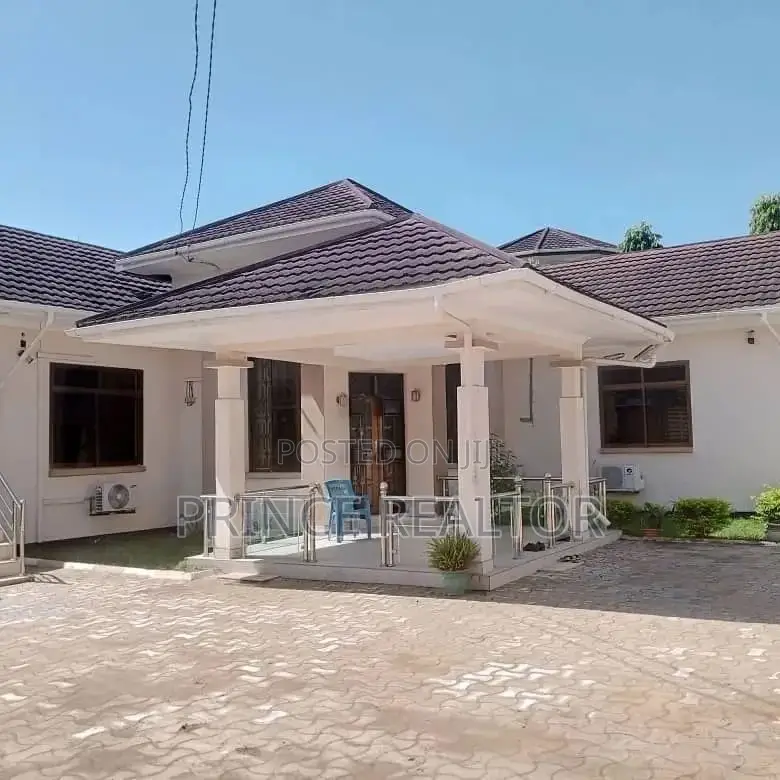 3bdrm House in Ununio Beach, Kinondoni for sale in Kinondoni